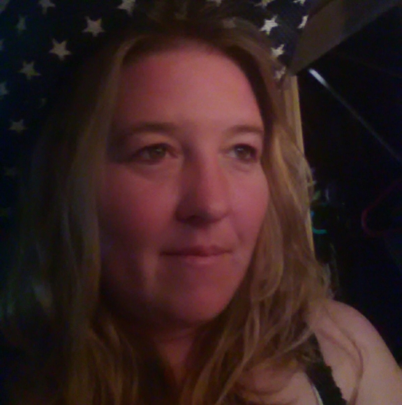 Meet your Posher, Heather - Picture 1 of 1